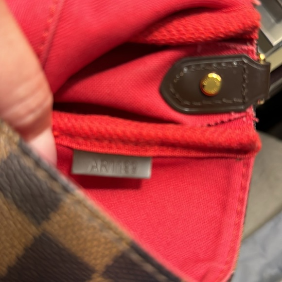 Everyday Louis Vuitton crossbody bag - Picture 9 of 10